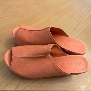 Women's Coral / Orange peep toe mule| Wynn wedges Sandals